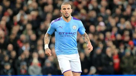 manchester city investigating kyle walker for reportedly hosting party with sex workers during