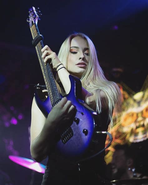 Sophie Lloyd In 2021 Guitar Girl Female Guitarist Female Musicians