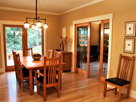 French doors featuring prairie grid panes and pocket doors were popular interior door choices. Craftsman Bungalow Interior in Simple Decor - HOUSE STYLE ...