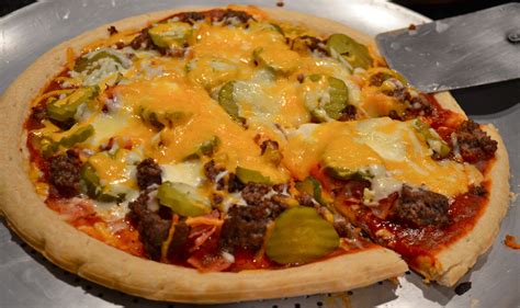 Bacon Cheeseburger Pizza Rocking Out To Stroamata I Sing In The Kitchen