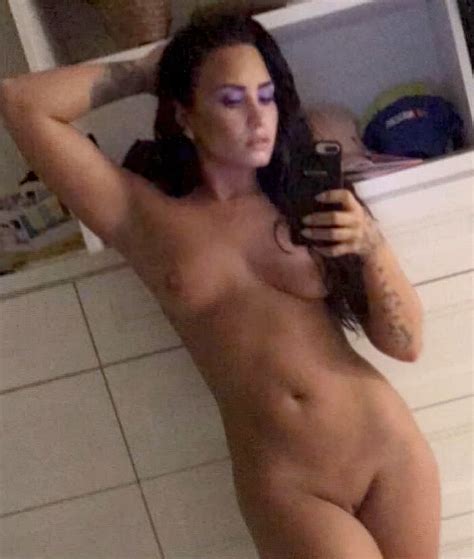 Demi Lovato Naked Photo Album By Antoxlali93