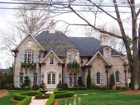 19 Gorgeous Houses That Look Like Castles Style Motivation