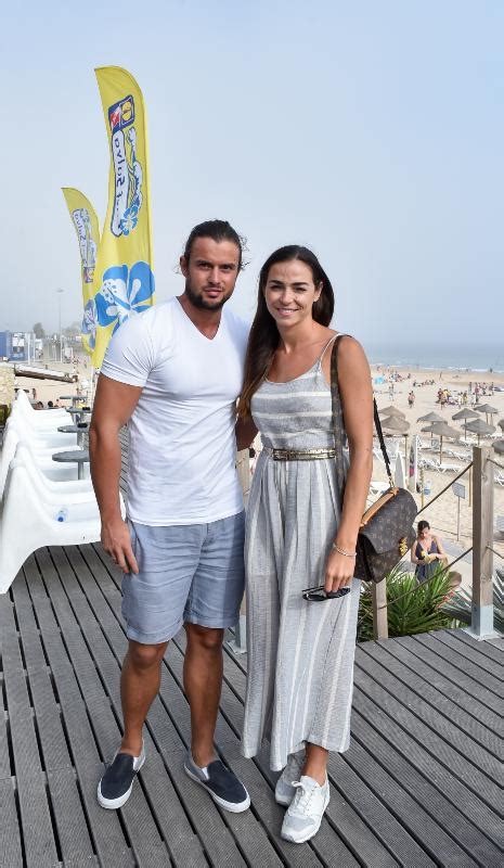 Marco costa celebra hoje o seu 28º aniversário e, apesar de já não ser na companhia de vanessa martins, a blogger não deixou de assinalar este dia. Marco Costa está arrependido e que voltar para os braços ...