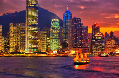 Intense Colours Of Hong Kong Sunset Over Hong Kong Island Flickr