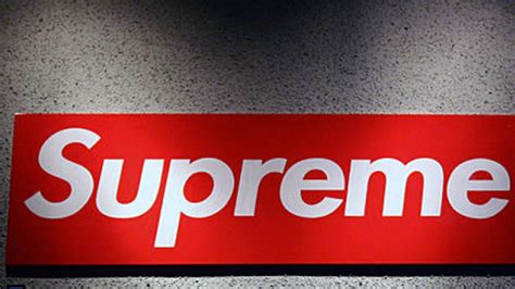 Closeup View Of Supreme Logo Red Board Hd Supreme Wallpapers Hd