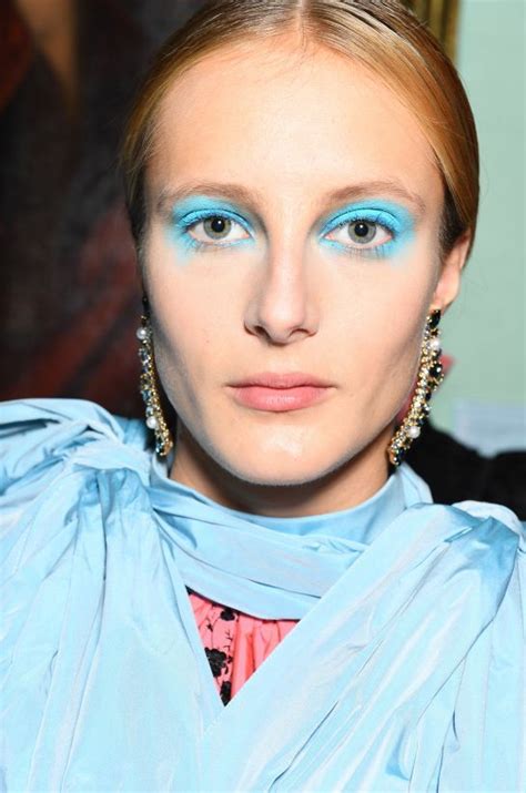London Fashion Week Ss19 Backstage Beauty Looks Makeup Guide Eye