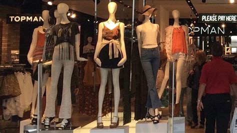 Topshop Agrees To Stop Using Skinny Mannequins After Complaint Goes Viral Itv News