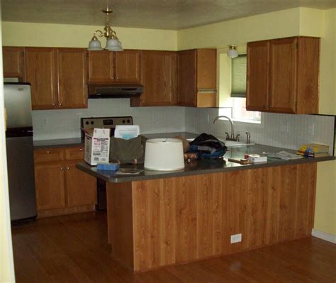 Choosing flooring that complements your kitchen cabinets is key to achieving an appealing design, and the nearly endless color combinations make the decision time consuming. 17 Trendy Hardwood Floor Kitchen Cabinet Combinations ...