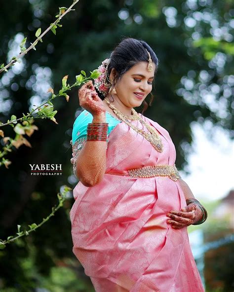 10 Creative Maternity Photo Shoot Ideas For Your Beautiful Journey