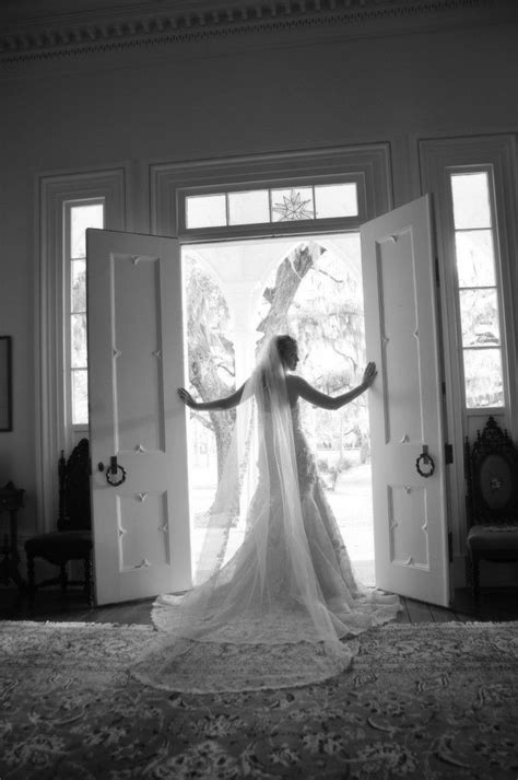 Love The Big Open Doors Wedding Pictures Picture Ideas Doors Weddings Open Inspo Big