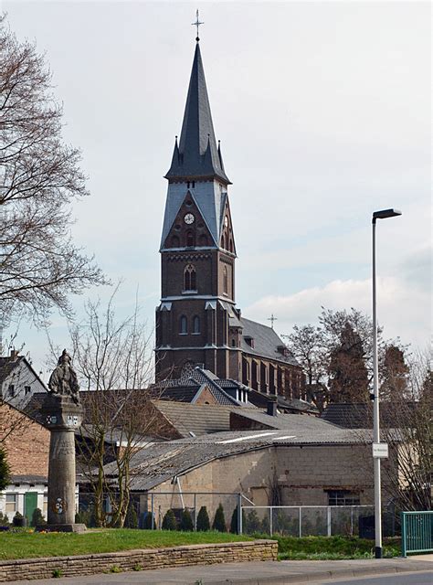 Get the billiongraves app now and help collect images for this cemetery! St. Martin-Kirche in Erftstadt-Friesheim - 19.03.2014 ...