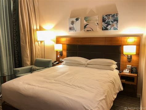 The inn features 334 comfortable rooms featuring a kettle, coffee maker and refrigerator. Review: Hilton Garden Inn Frankfurt Airport - Travel Codex