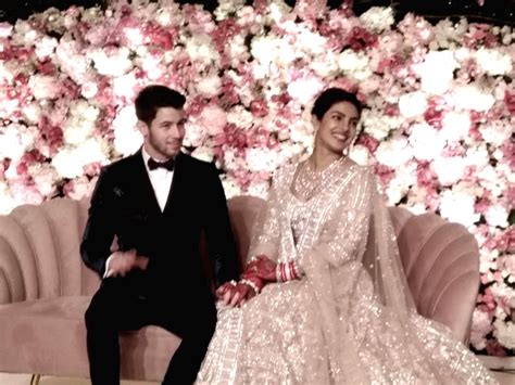 Priyanka chopra jonas' warm hug is home for husband nick jonas, see photo. Priyanka Chopra loves sexting husband Nick Jonas