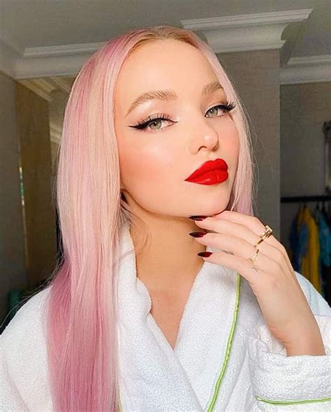 Dove Cameron With Pink Hair Dove Cameron Dove Cameron Style Pink Hair