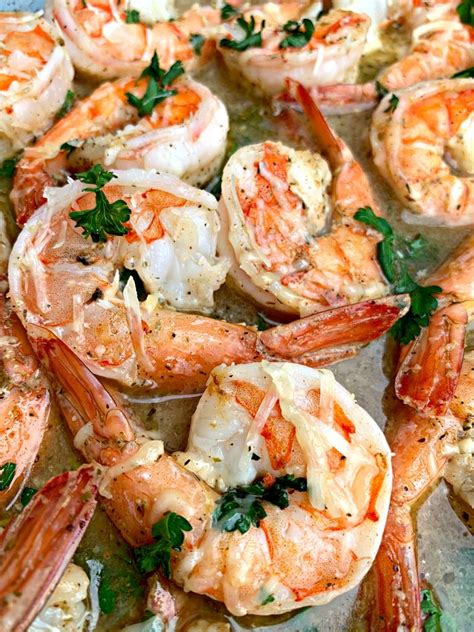 Heat cast iron skillet and add olive oil. Easy Keto Low-Carb Red Lobster Copycat Garlic Shrimp Scampi