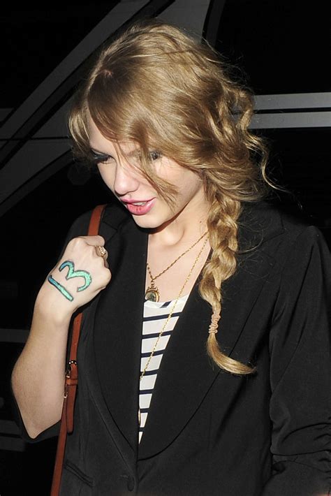 Casual braided updo with blunt bangs for long straight hair here is a cute braided updo from taylor swift, she looked so beautiful with this updo! Taylor Swift Long Braided Hairstyle - Taylor Swift Looks ...