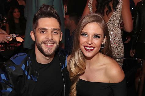 thomas rhett s wife lauren akins announces book tour