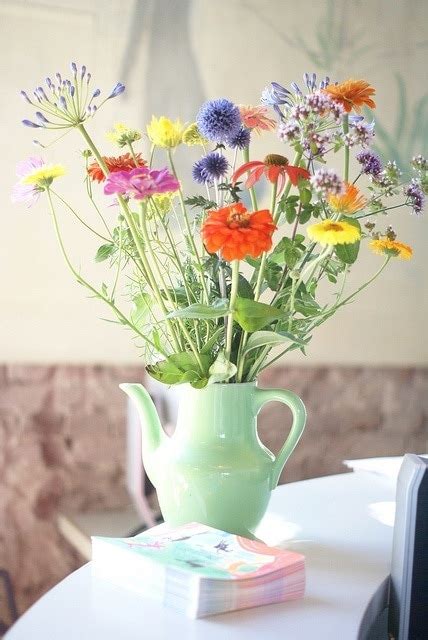 7 Flower Arrangements That Will Instantly Cheer You Up Best Friends