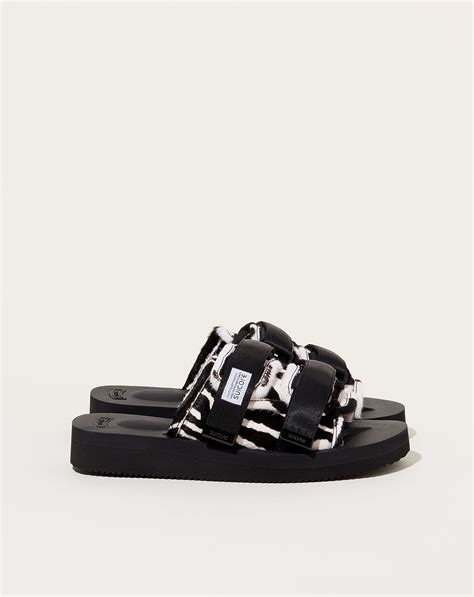 MOTO-VHL Slide in Safari Black | Suicoke | Covet + Lou