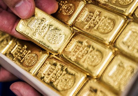 The changes in gold prices are due to supply/demand, as well as order flow and other factors. Reasons why Gold Prices are Rising & the Dollar is Falling ...