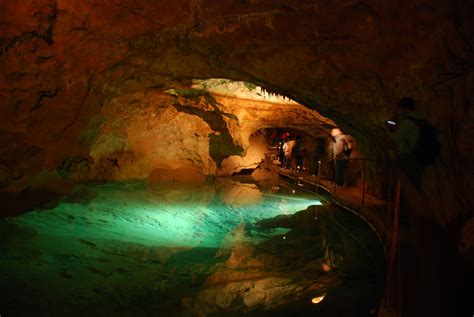 Travel Archaeology More Binoomea Mysterious Jenolan Caves