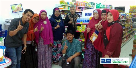 Berbeda dengan minimarket pada umumnya, 212 mart tidak menjual rokok, minuman keras. Bangkitkan Kembali Ghirah Belanja di 212Mart - Koperasi Syariah 212