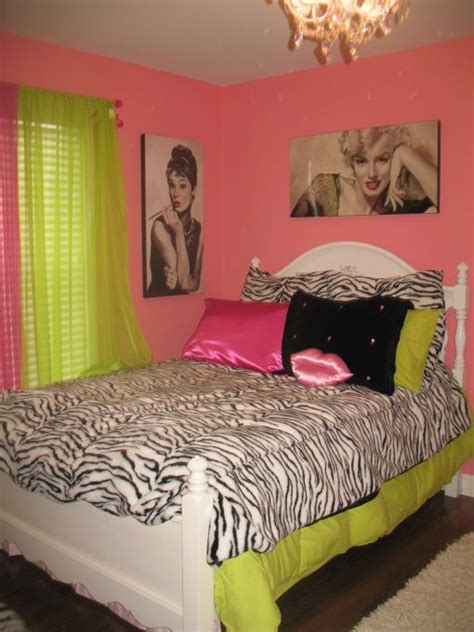 Maybe you would like to learn more about one of these? I love 60s glam divas | Marilyn monroe bedroom, Hollywood ...