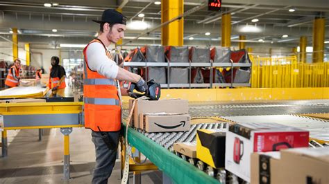 High Amazon Hiring Bonuses Rile Existing Workers Who Received Coupons