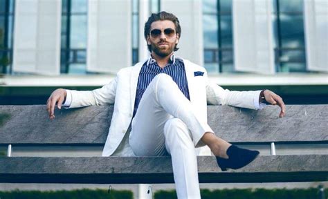 When And How To Wear A White Suit Unique Combinations