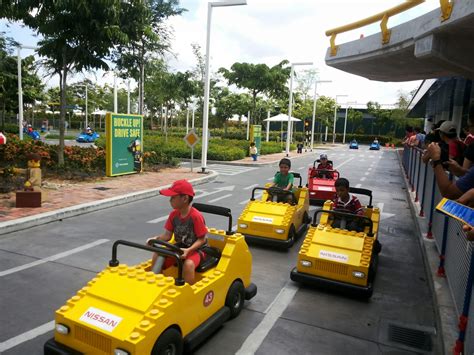 Mak tak tahu tu air ketuban ke tak sbb sbb tak sakit. Family Aku....: Bercuti Ke Legoland Lagi...
