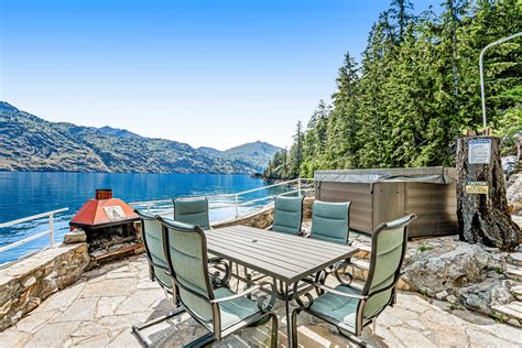Waterfront Wonderland | 4 BD Chelan, WA Vacation Rental | Vacasa