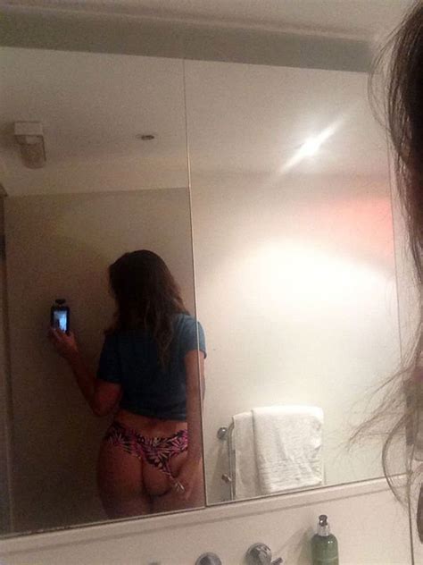 Kelly Brook Nude Leaked Icloud Pics And Topless Shots