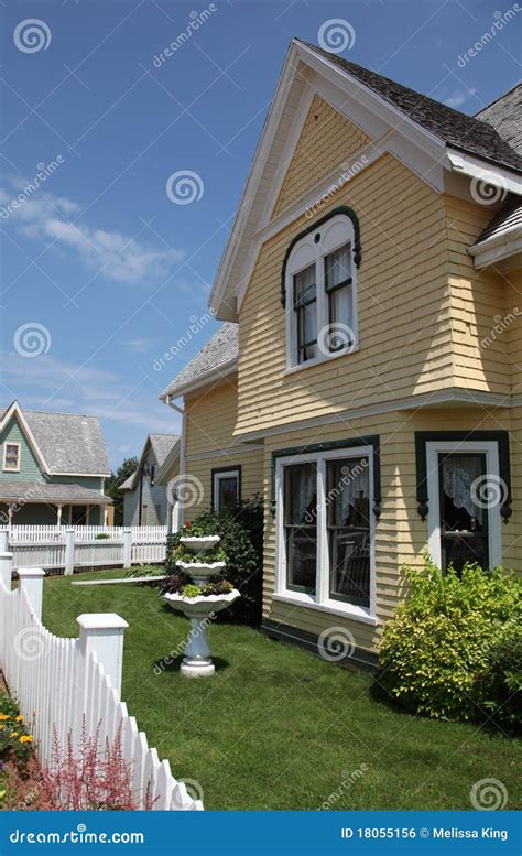 218 Simple Suburban Exterior Home Stock Photos Free And Royalty Free