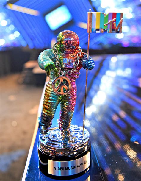 The Mtv Vmas Where To Watch Whos Performing And More News Glamour