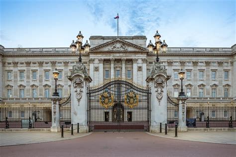 Britains Prettiest Palaces Fit For A Queen