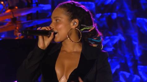 Alicia Keys Empire State Of Mind Part Ii Broken Down Jay Z Tribute Youtube