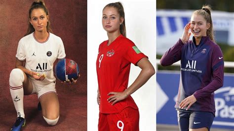 Top 10 Most Attractive Female Footballers In The Worl