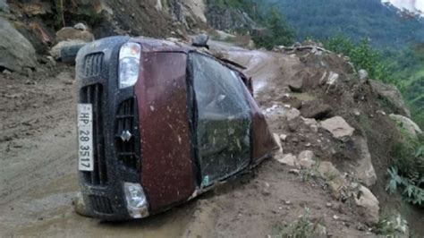 Himachal Pradesh Car Hit By Boulders After Landslide In Mandi 4 Injured