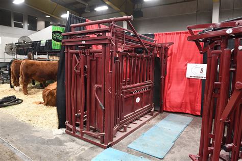 Squeeze Chutes Efficient Livestock Handling Systems