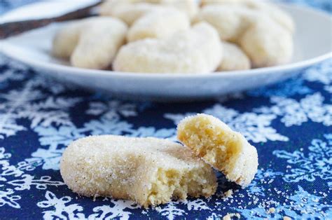 Lightly floured baking sheets and bake in moderate oven (350 degrees) for 10 to 12 minutes. Vanillekipferl (Austrian Vanilla Crescent Cookies) | Crescent cookies, Austrian recipes, Almond ...