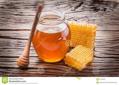 Glas Voll Frischer Honig Und Bienenwaben Stockbild Bild Von Wachs Gesund 64106383