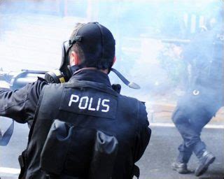 Turkish Police Pro Kurdish Protesters Clash In Istanbul