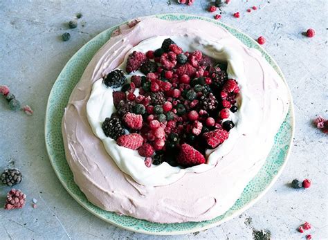 See more ideas about pavlova, meringue, desserts. Vegan pink aquafaba pavlova | Recipe in 2020 (With images ...