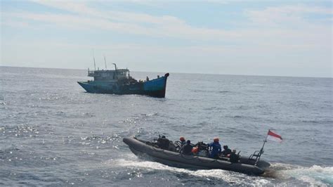 KRI Usman Harun Tangkap Dua Kapal Ikan Vietnam Di Laut Natuna Utara New