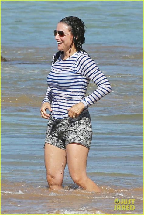 Julia Louis Dreyfus Shows Off Great Beach Body At 53 Photo 3268989