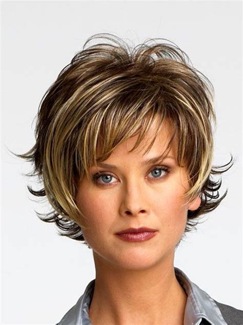 Best Short Hairstyle For Women Over 40 Sexy Layered Razor Cut In