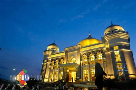 Wisata religi indonesia yang pertama adalah masjid istiqlal yang terletak di jakarta. 9 Masjid yang Menjadi Destinasi Wisata Religi di Bandung | Your Bandung
