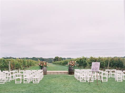 Connecticut Micro Wedding At Saltwater Farm Vineyard Pearl Weddings