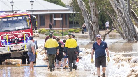 River Murray Flooding Businesses Beg Visitors Not To Abandon Them As