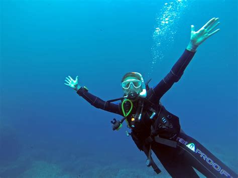 To Pee Or Not To Pee In Your Wetsuit For Scuba Divers